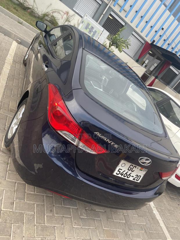 Hyundai Avante 2015 Blue
