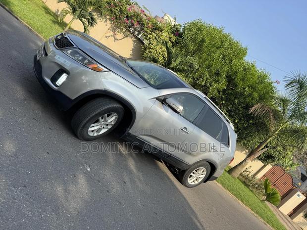 Kia Sorento LX 4dr SUV (2.4L 4cyl 6A) 2014 Silver