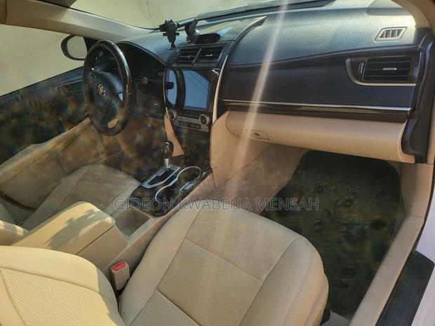 Toyota Camry SE 4dr Sedan (2.5L 4cyl 6A) 2017 White photo 10