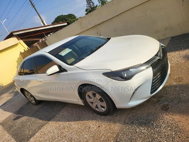 Toyota Camry SE 4dr Sedan (2.5L 4cyl 6A) 2017 White photo 8