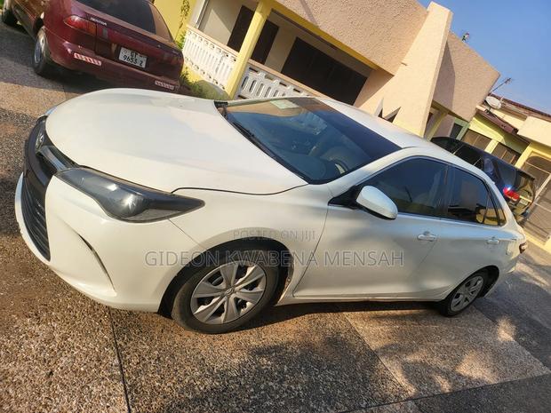 Toyota Camry SE 4dr Sedan (2.5L 4cyl 6A) 2017 White photo 17