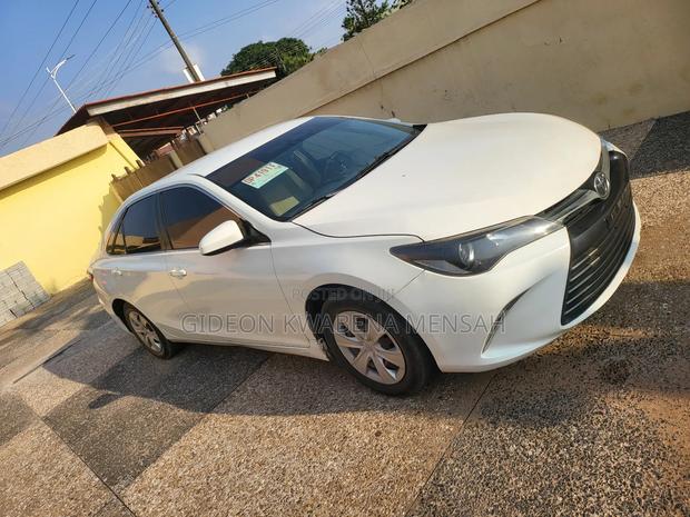 Toyota Camry SE 4dr Sedan (2.5L 4cyl 6A) 2017 White photo 18