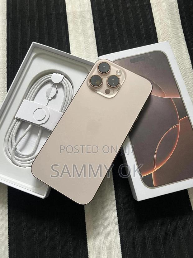 Apple iPhone 16 Pro Max 256 GB Gold photo 2