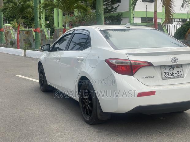 Toyota Corolla 2015 White