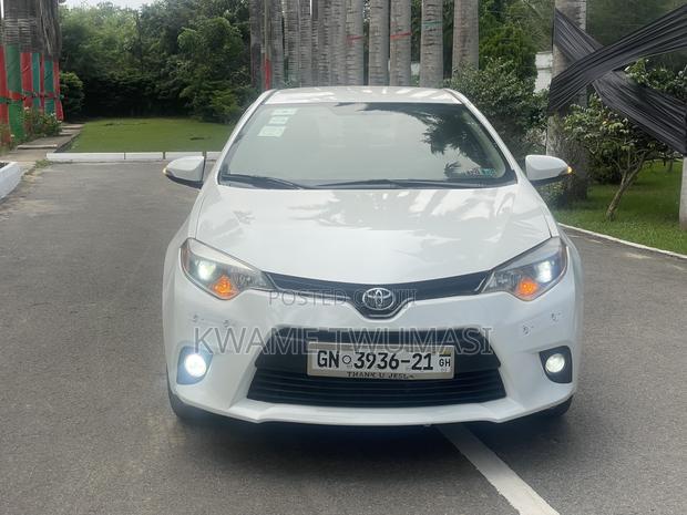Toyota Corolla 2015 White