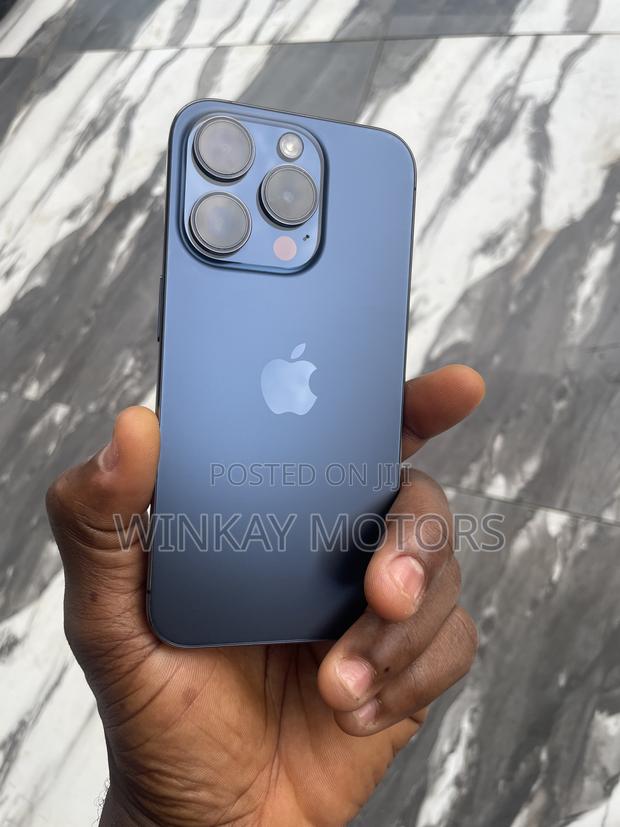 Apple iPhone 15 Pro 128 GB Blue photo 4