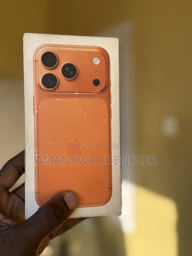 New Apple iPhone 17 Pro 256 GB Orange · Photo 1