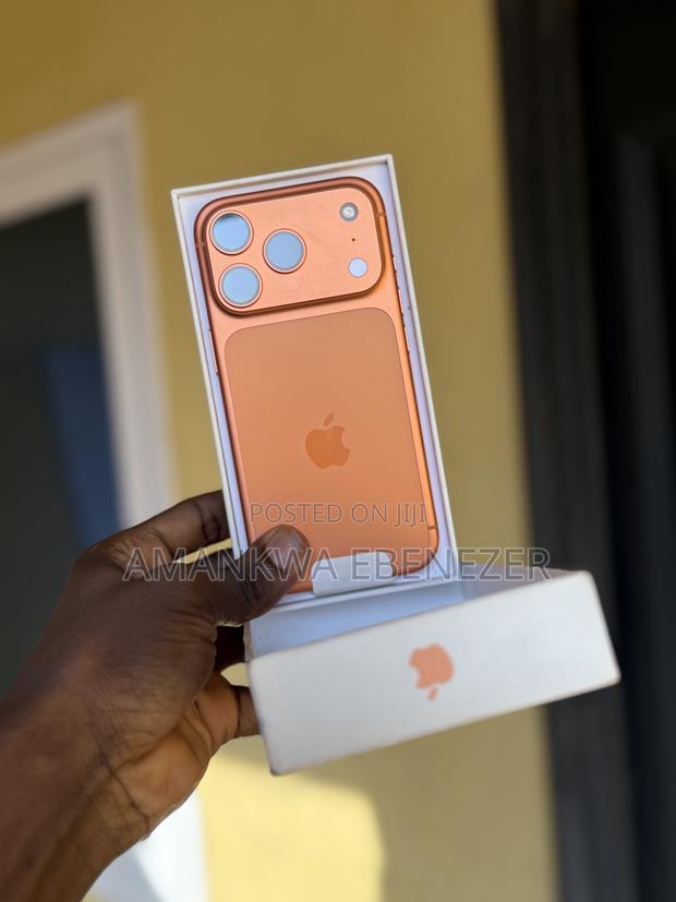 New Apple iPhone 17 Pro 256 GB Orange · Photo 4