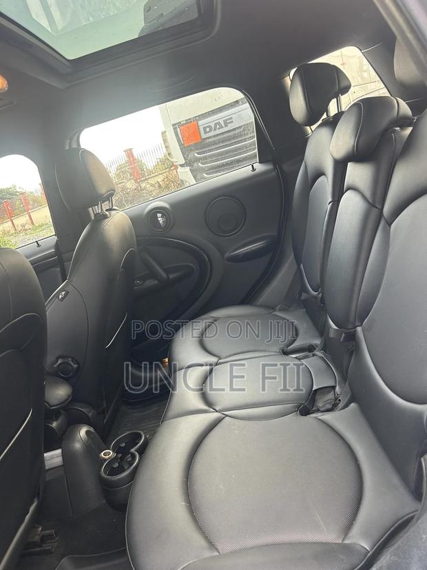 Mini Cooper 4dr Hatchback (1.5L 3cyl Turbo 6M) 2015 White