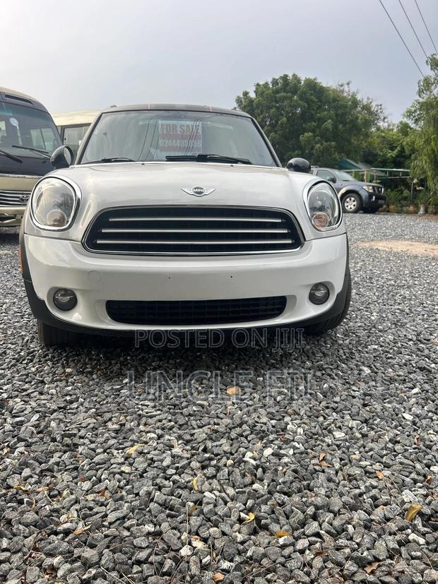 Mini Cooper 4dr Hatchback (1.5L 3cyl Turbo 6M) 2015 White