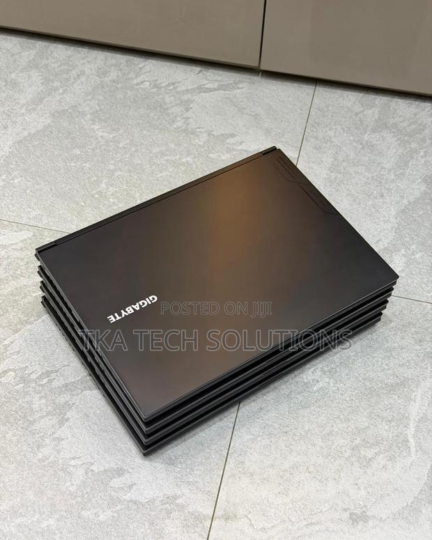 Laptop Gigabyte 32GB Intel Core i7 SSD 1T photo 2