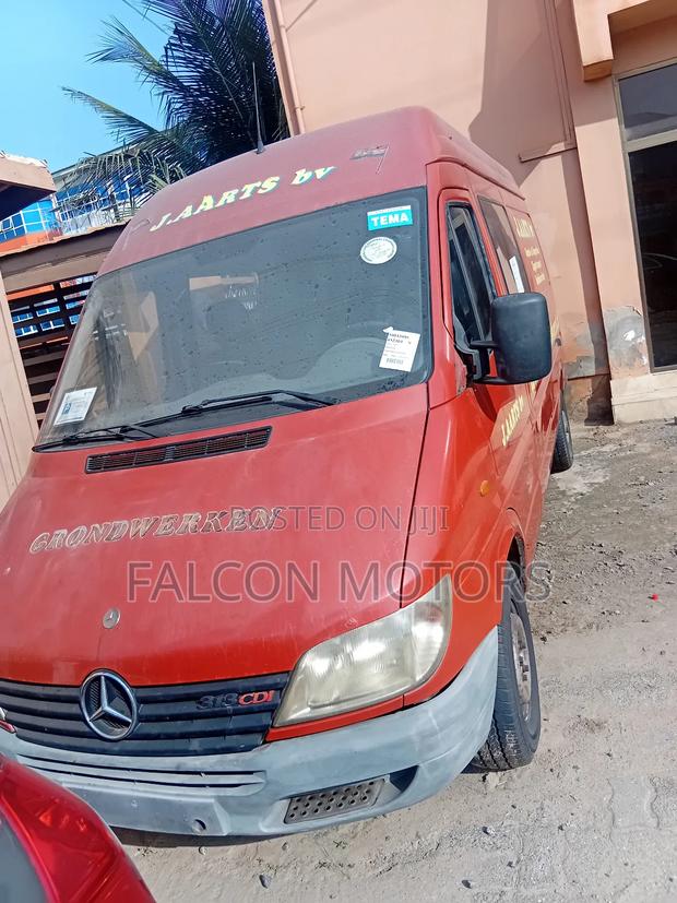 Mercedes-Benz Sprinter 2012 White photo 4
