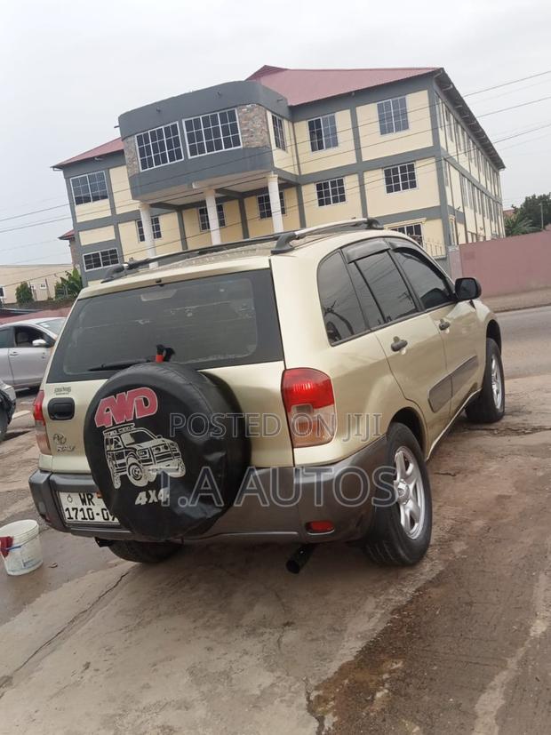 Toyota RAV4 2.0 2005 Gold
