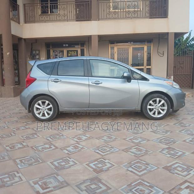 Nissan Versa 2013 Silver