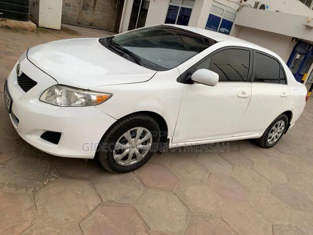 Toyota Corolla LE 4dr Sedan (1.8L 4cyl 4A) 2010 White photo 19