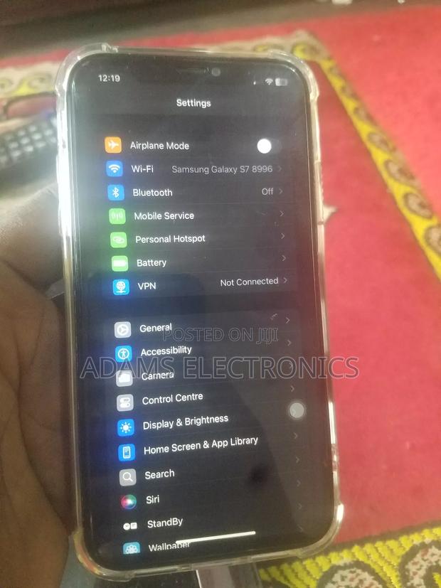 Apple iPhone 11 64 GB Black photo 2