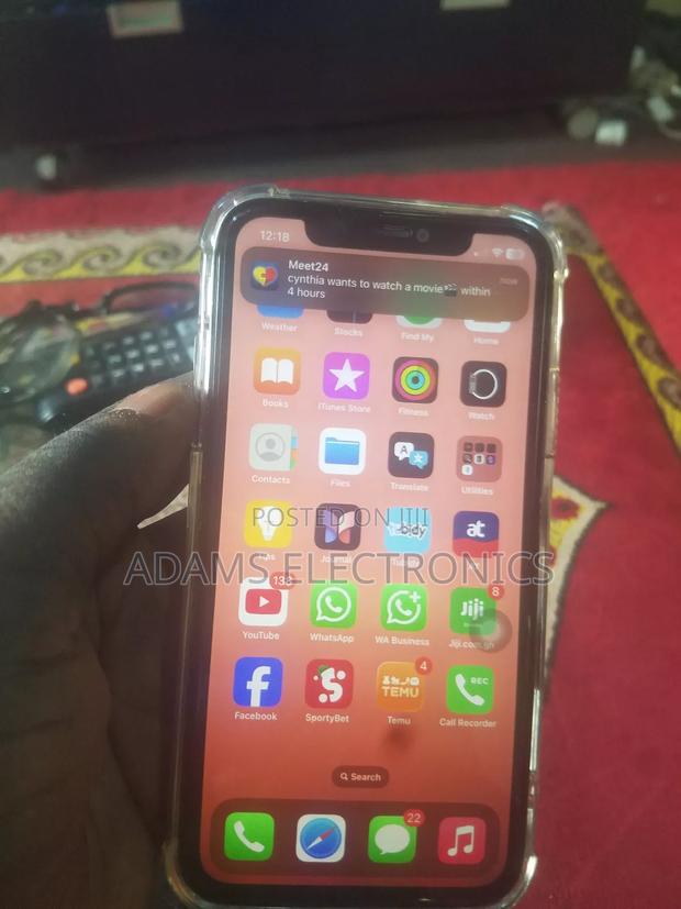 Apple iPhone 11 64 GB Black photo 3