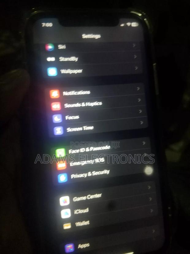 Apple iPhone 11 64 GB Black photo 4
