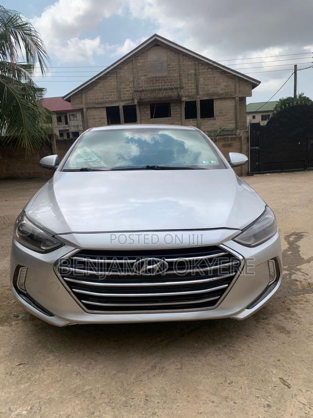 Hyundai Elantra 2017 Silver