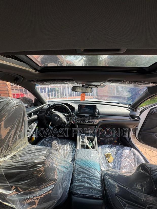 Honda Accord Sport (2.0L 4cyl Turbo 10A) 2019 White