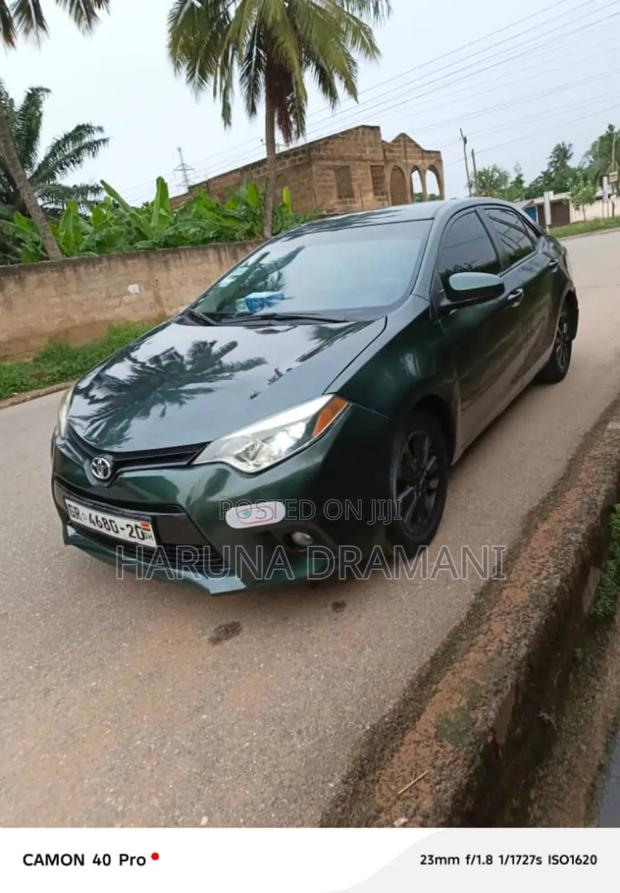 Toyota Corolla LE 4dr Sedan (1.8L 4cyl CVT) 2016