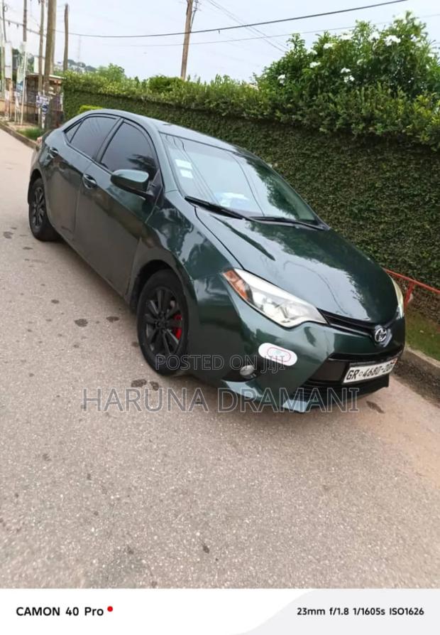 Toyota Corolla LE 4dr Sedan (1.8L 4cyl CVT) 2016