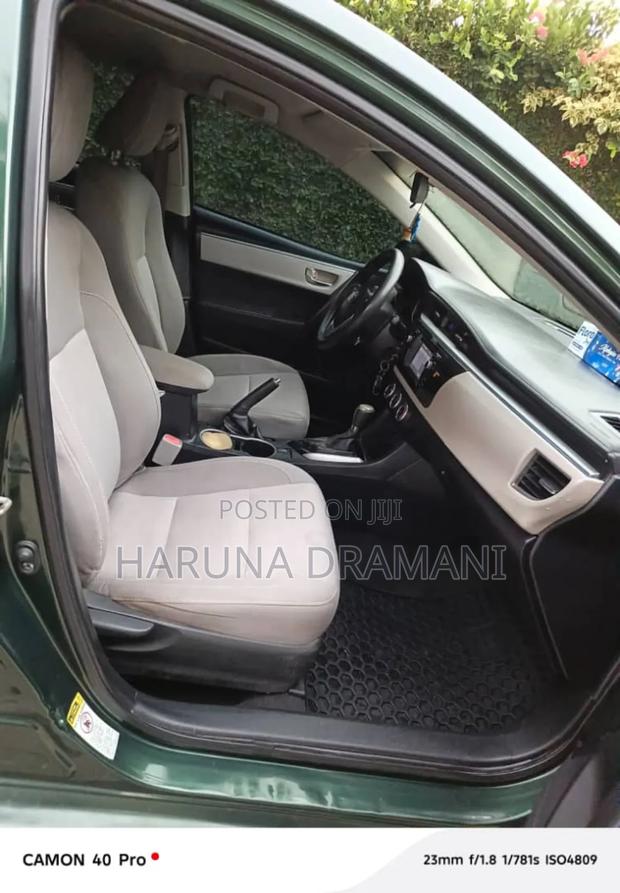 Toyota Corolla LE 4dr Sedan (1.8L 4cyl CVT) 2016