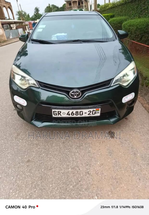 Toyota Corolla LE 4dr Sedan (1.8L 4cyl CVT) 2016