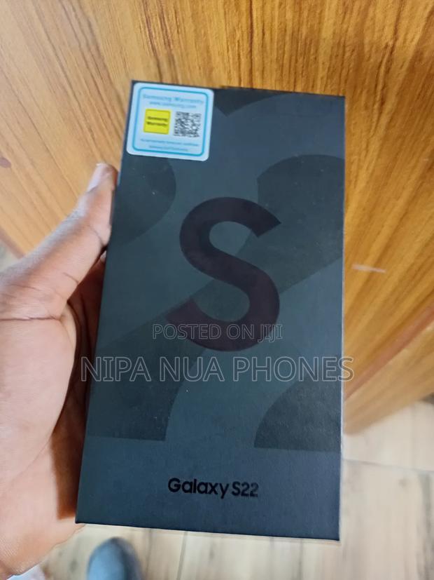 New Samsung Galaxy S22 5G 128 GB Black