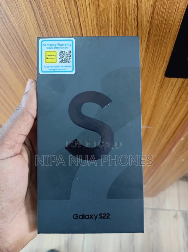New Samsung Galaxy S22 5G 128 GB Black photo 2