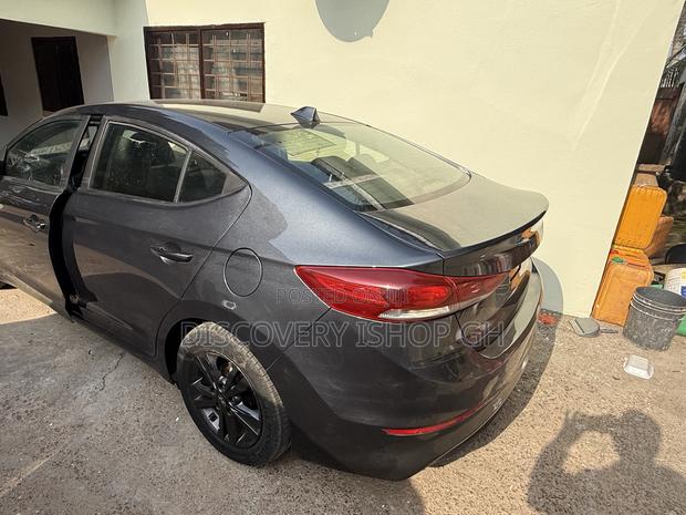 Hyundai Elantra SE 2018 Gray photo 3