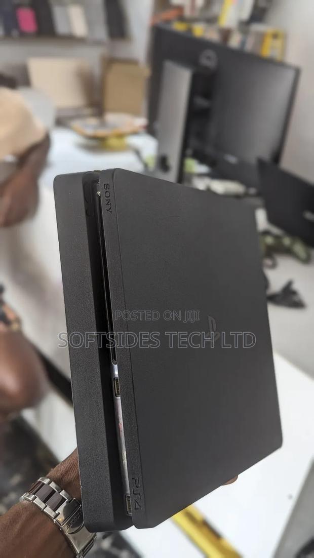 Ps4 Sjm With Games Installed photo 2