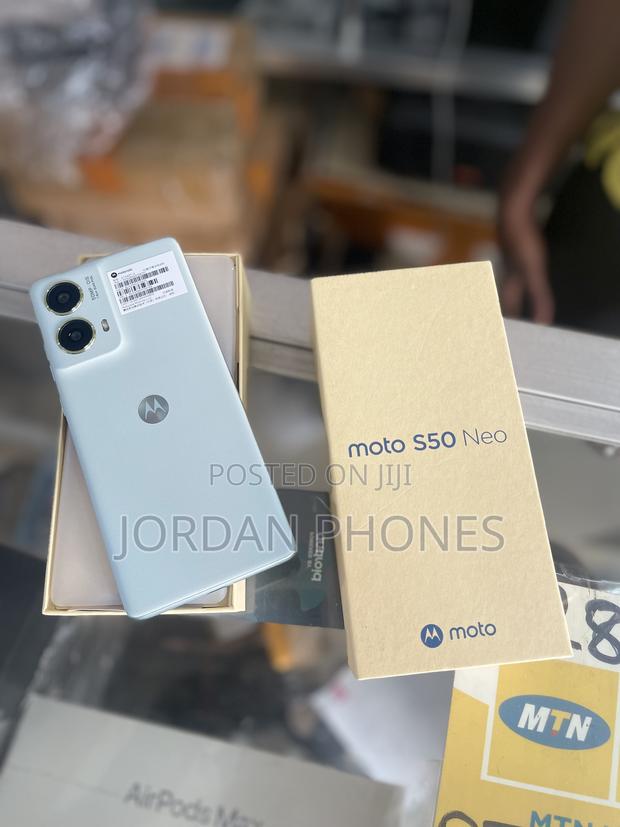 New Motorola Edge 50 Neo 256 GB White photo 3