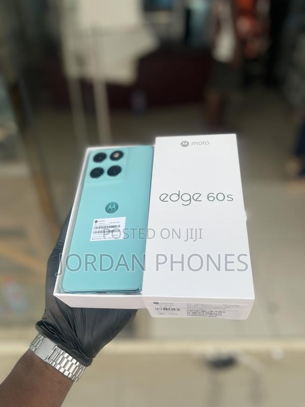 New Motorola Edge 60 Stylus 256 GB Green photo 2