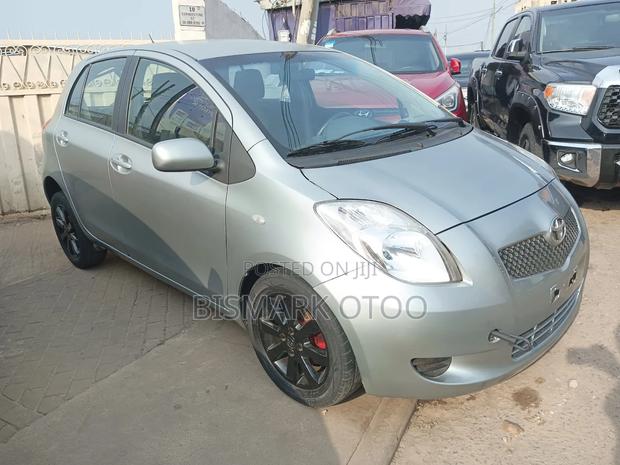 Toyota Yaris 2010 Gray