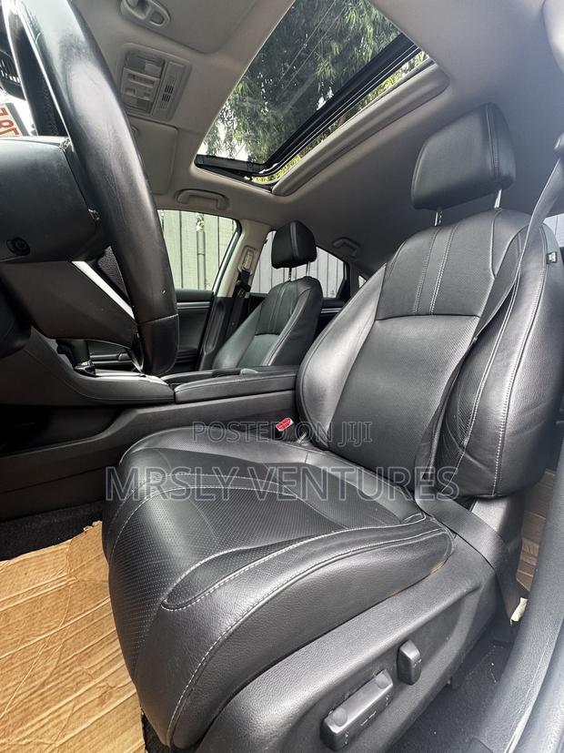 Honda Civic Touring 4dr Sedan (1.5L 4cyl) 2017 White