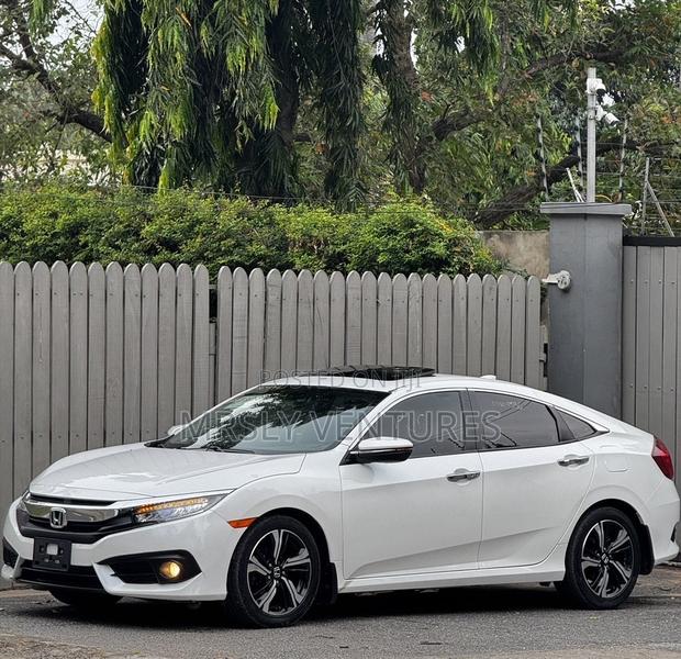 Honda Civic Touring 4dr Sedan (1.5L 4cyl) 2017 White
