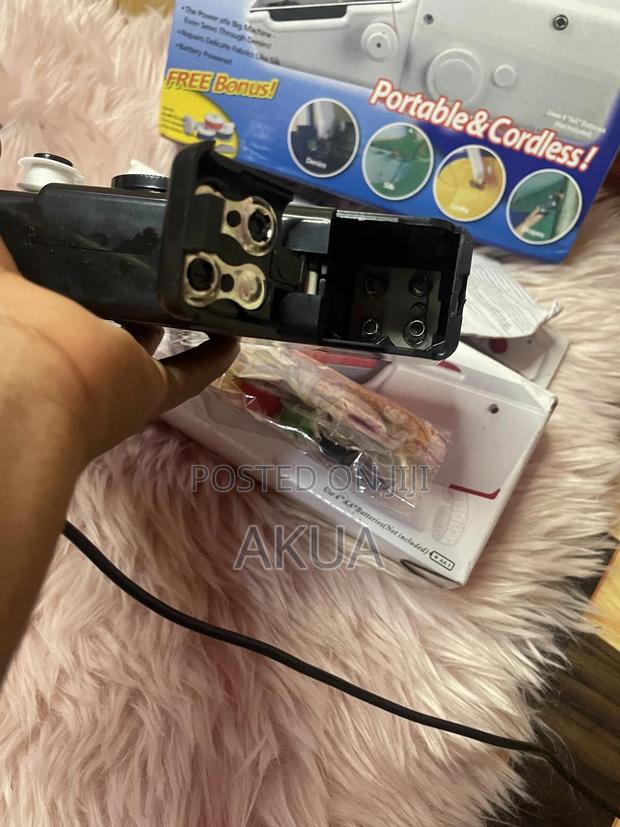 Hand Sewing Machine photo 3