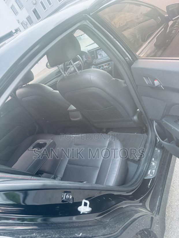 Hyundai Elantra Limited 2018 Black