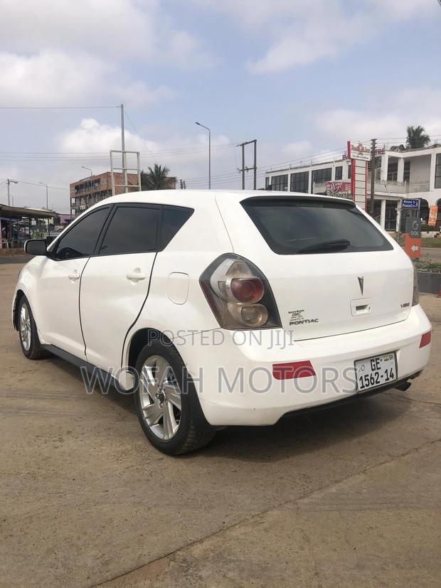 Pontiac Vibe 2010 White