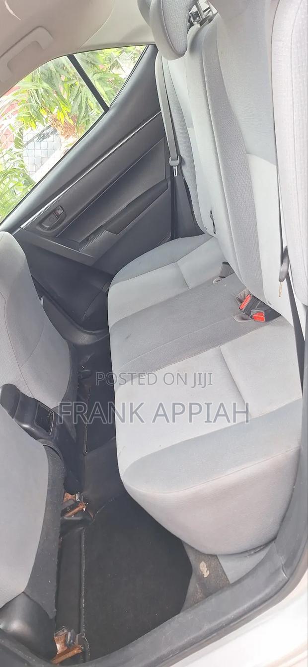 Toyota Corolla L 4dr Sedan (1.8L 4cyl 6M) 2015 Silver