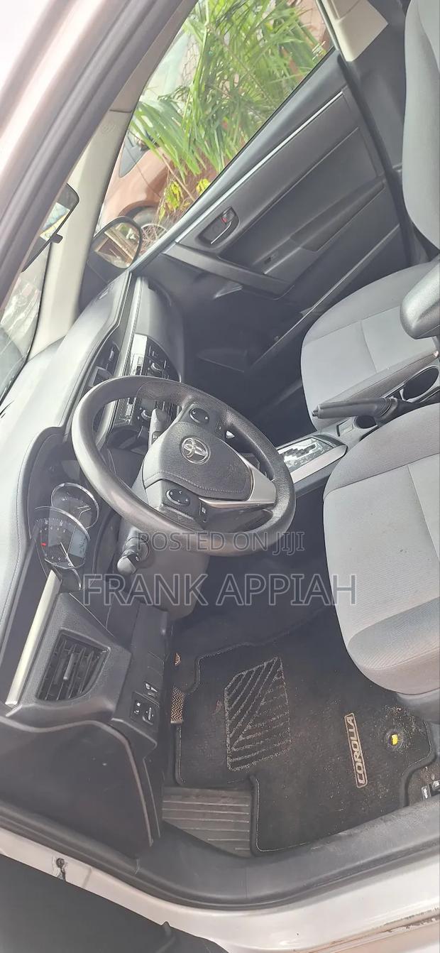 Toyota Corolla L 4dr Sedan (1.8L 4cyl 6M) 2015 Silver