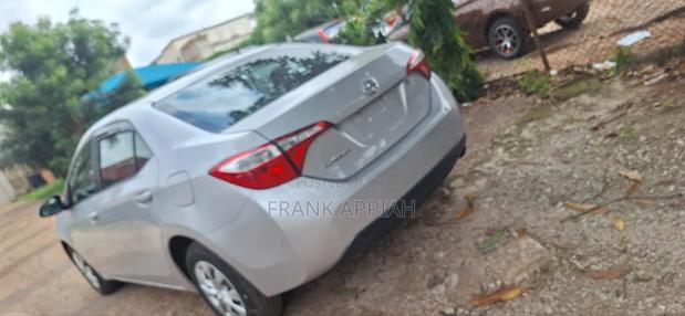 Toyota Corolla L 4dr Sedan (1.8L 4cyl 6M) 2015 Silver