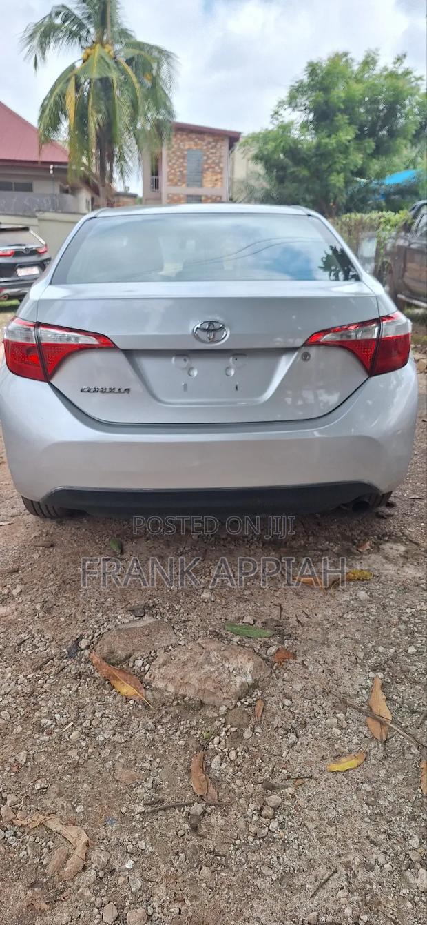 Toyota Corolla L 4dr Sedan (1.8L 4cyl 6M) 2015 Silver