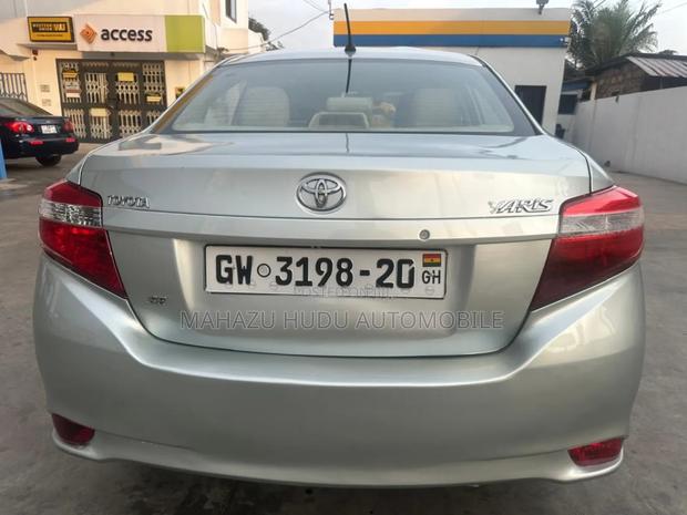 Toyota Yaris 2015 Silver