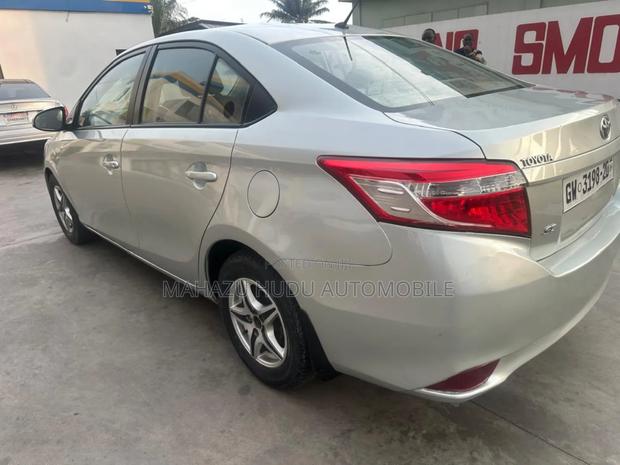 Toyota Yaris 2015 Silver