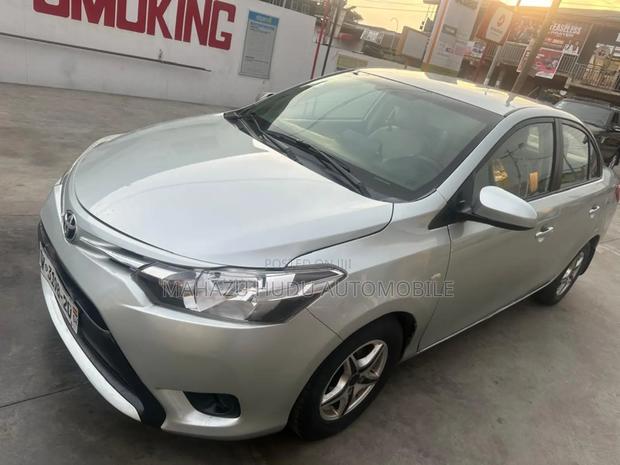 Toyota Yaris 2015 Silver