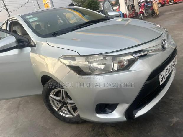 Toyota Yaris 2015 Silver