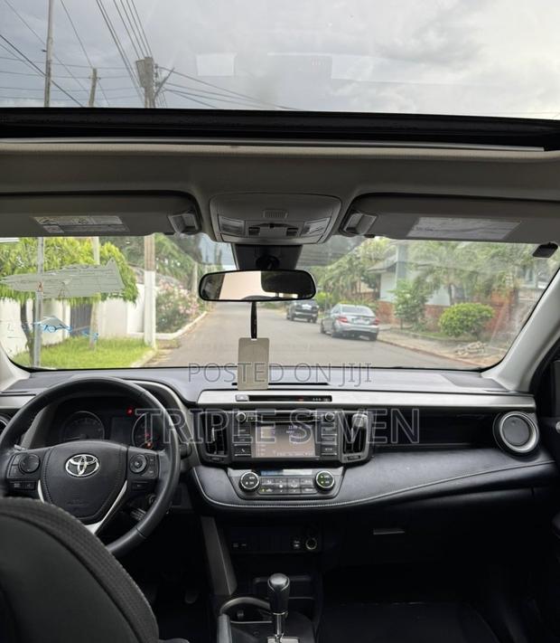 Toyota RAV4 XLE 4dr SUV AWD (2.5L 4cyl 6A) 2018 Black