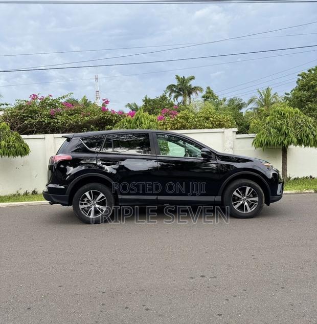 Toyota RAV4 XLE 4dr SUV AWD (2.5L 4cyl 6A) 2018 Black